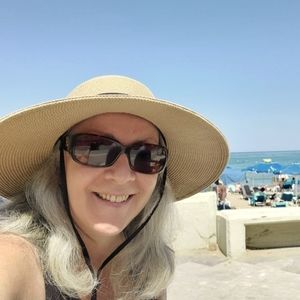 Meet your Posher, Marisa